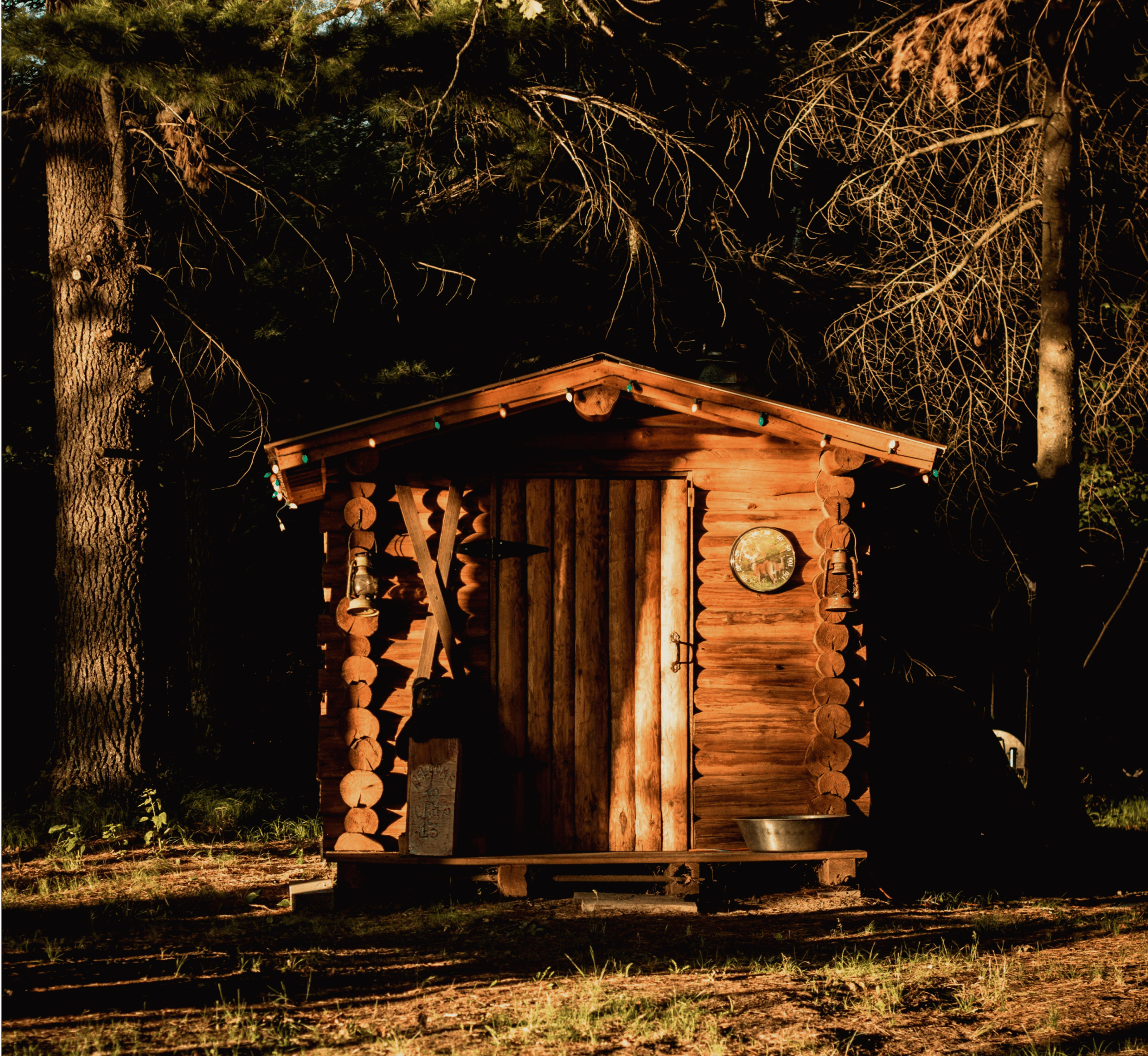 Cabaña de madera en un bosque de Helsinki